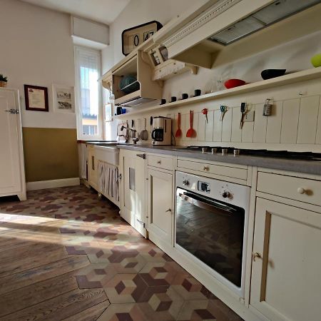 Appartamento Elegante Trilocale A Milano Esterno foto
