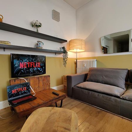 Appartamento Elegante Trilocale A Milano Esterno foto