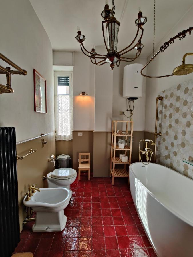 Appartamento Elegante Trilocale A Milano Esterno foto
