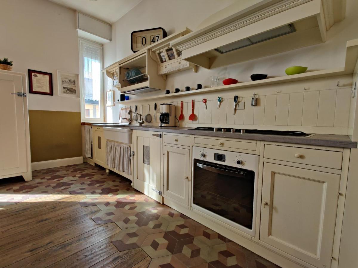 Appartamento Elegante Trilocale A Milano Esterno foto