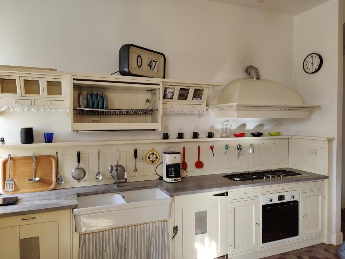 Appartamento Elegante Trilocale A Milano Esterno foto